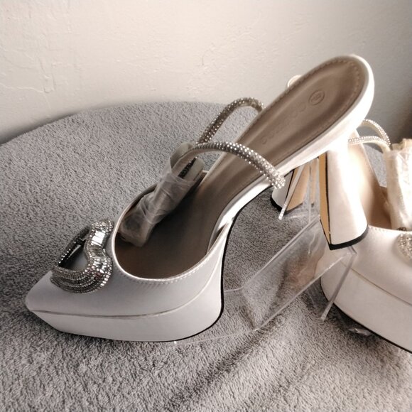 💎 Coutgo Pearl White Rhinestone Heart Heels Size 9 Ankle Strap Dress Pumps - Picture 6 of 9